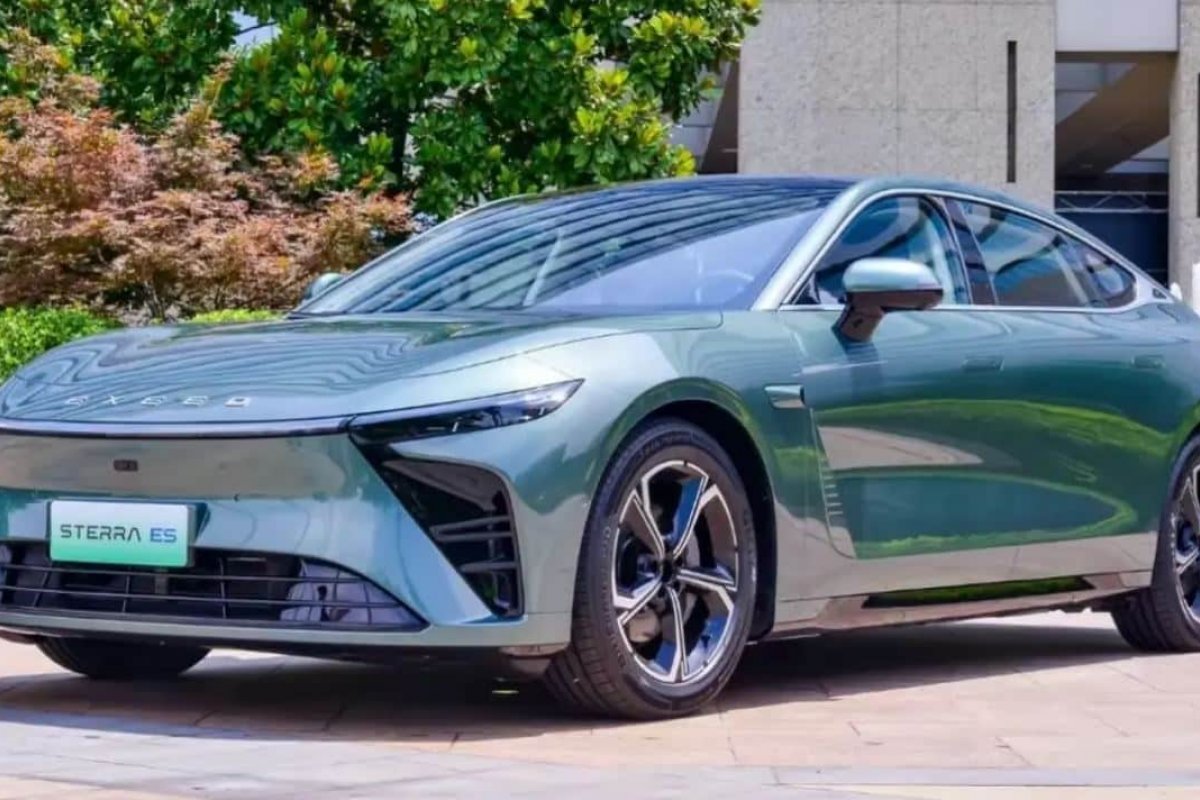 Exeed, marca de luxo da Chery, mostra sedã com 700km de autonomia na China