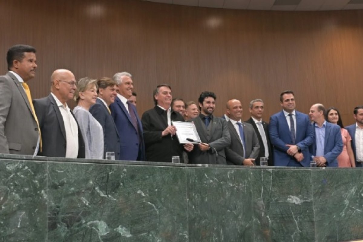 "Sei dos riscos que corro em solo brasileiro", diz Bolsonaro durante homenagem em Goiânia