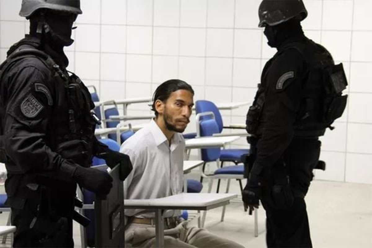Preso por vandalismo em estátua de Mãe Stella de Oxóssi é o mesmo que simulou bomba com balas de gengibre