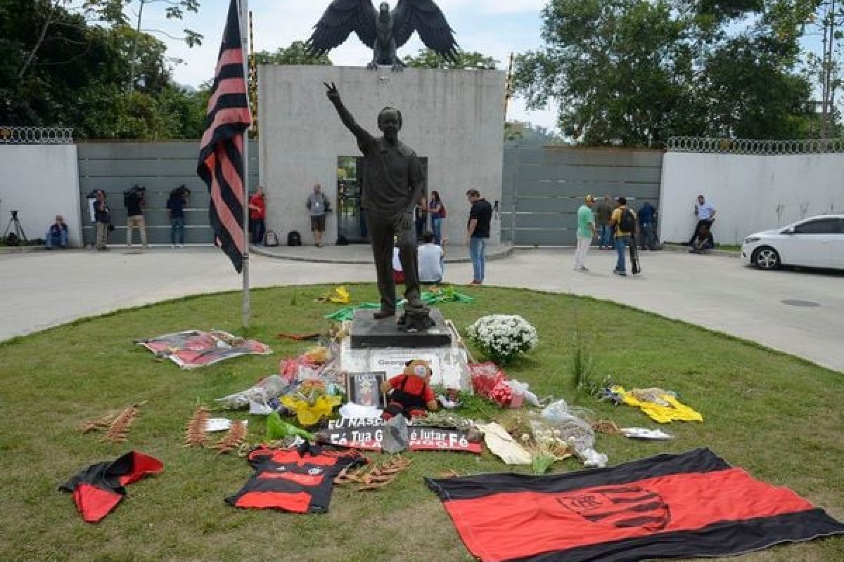 Justiça faz primeira audiência sobre incêndio no Ninho do Urubu