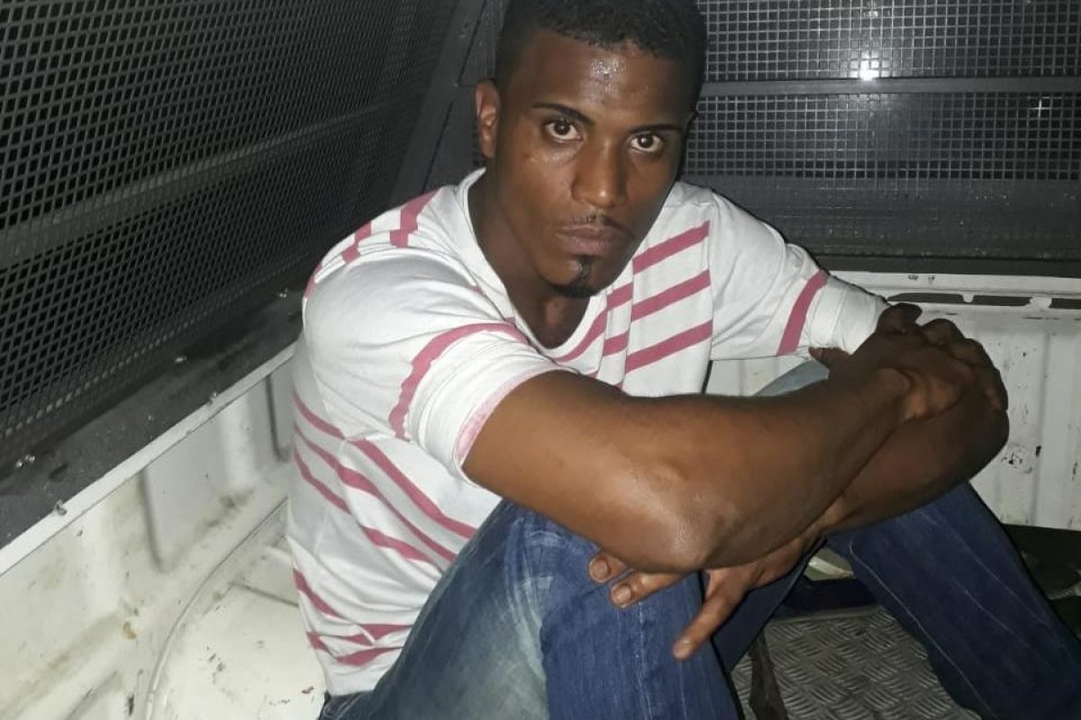 Dupla envolvida em diversos roubos na região do Subúrbio é presa