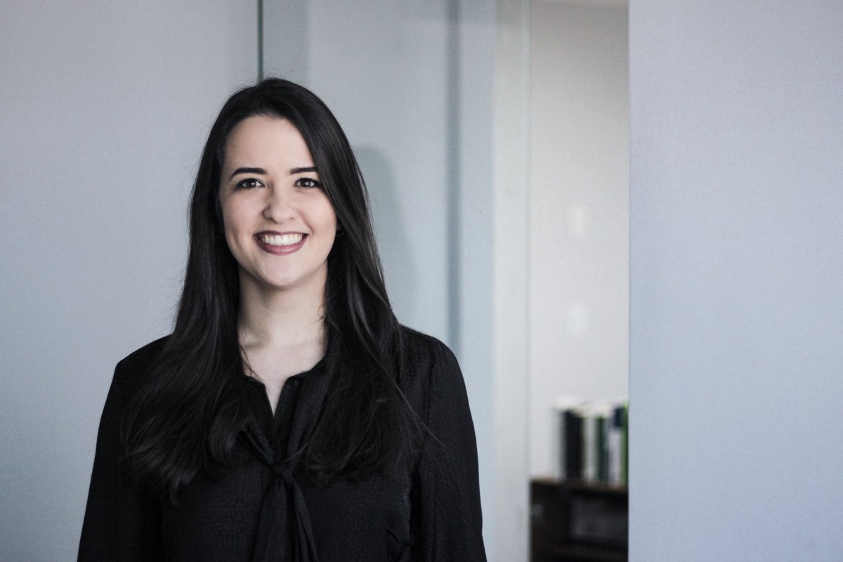 Advogada baiana especialista em direito do trabalho, Ana Paula Studart lança obra inédita que discute o uso e a atuação dos algoritmos nas relações de trabalho!