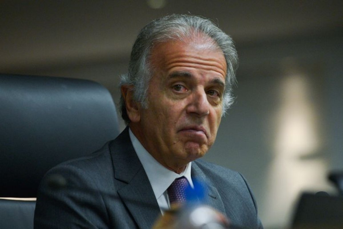 José Múcio pede à PF relação de nomes de militares que se reuniram com hacker