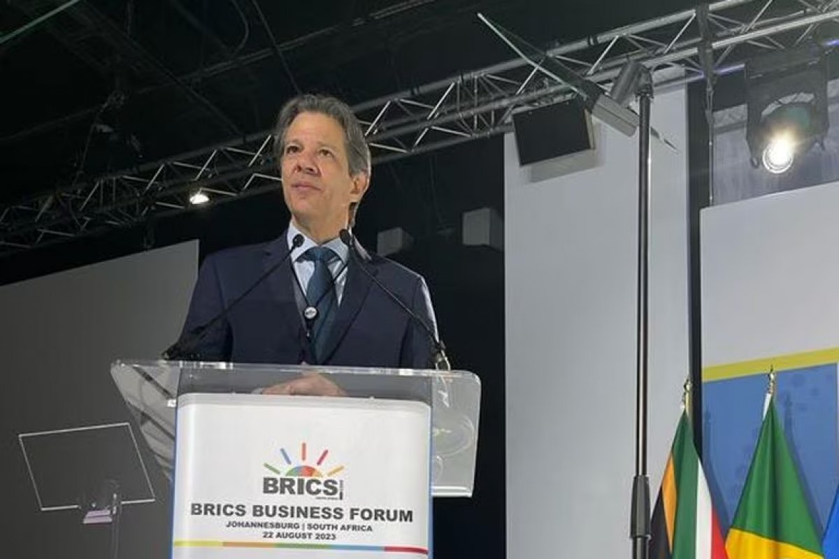 Haddad diz que Brics pode contribuir para o mundo sem antagonizar com outras instituições