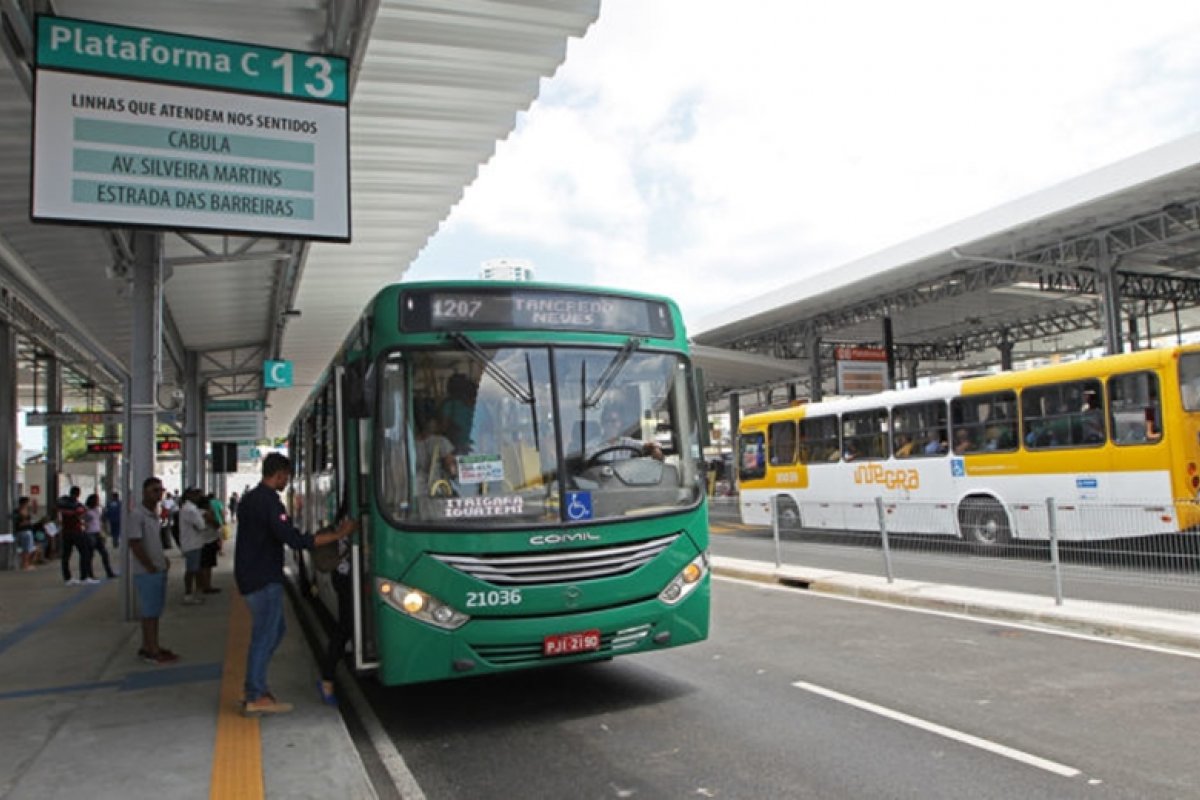 Salvador registra 1,4 mil roubos a ônibus do transporte público em 9 meses