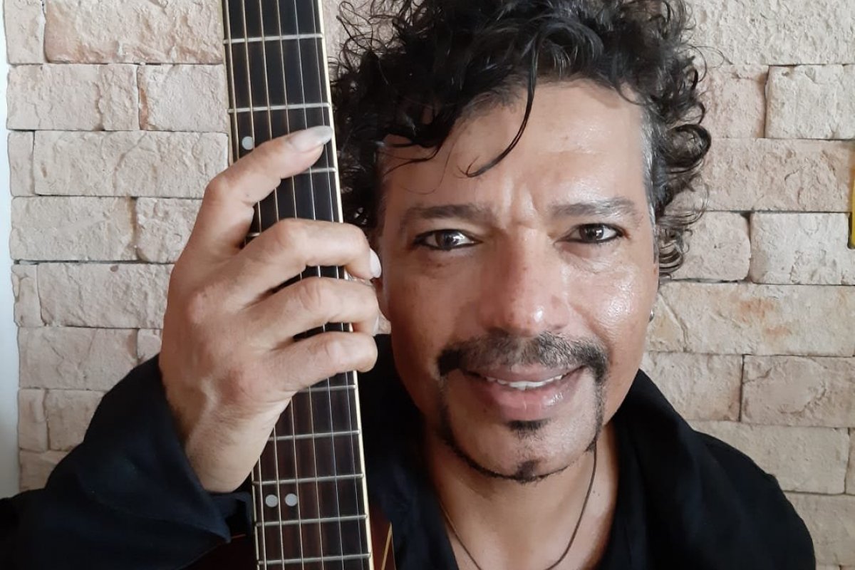 Tito Bahiense faz show “Tito toca Marina” no Cinesom!