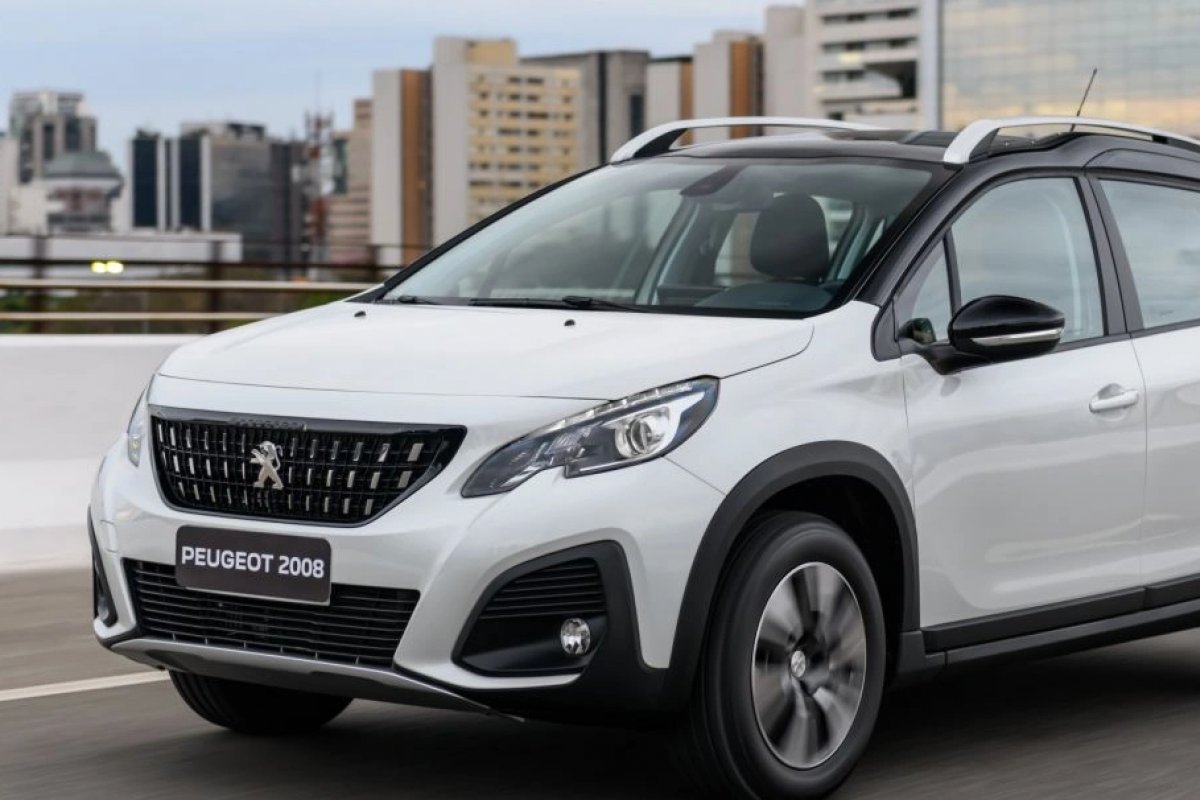 Sem nova geração, Peugeot 2008 chega à linha 2024 mais barato