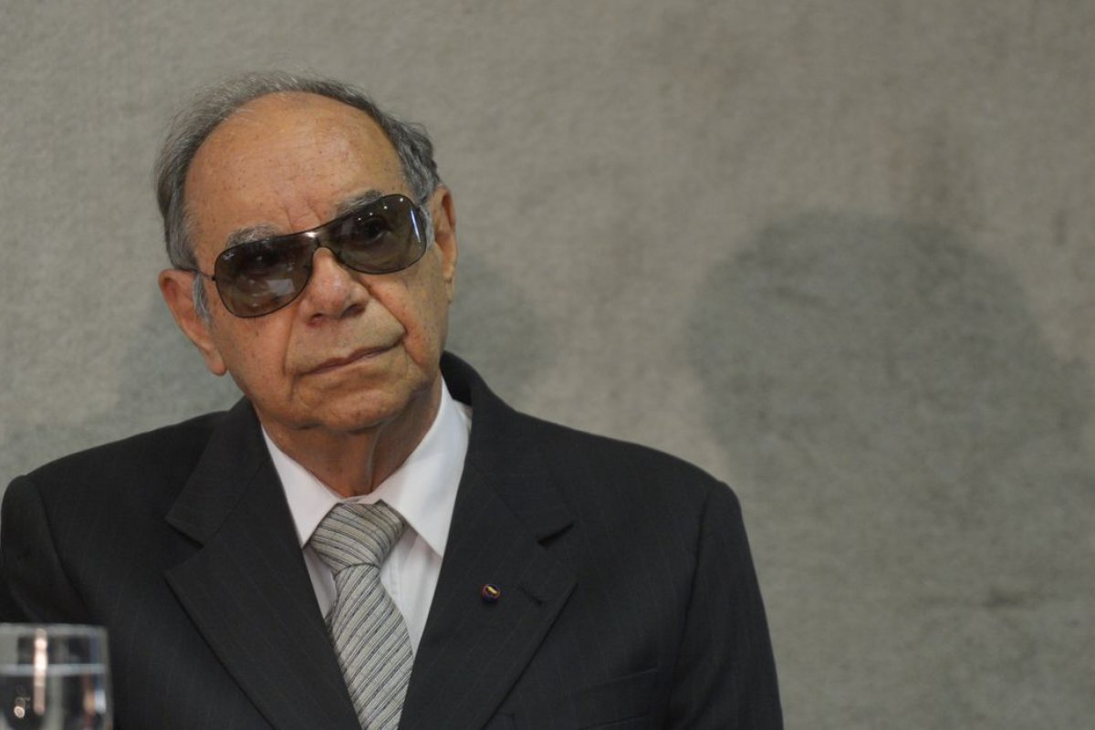 Após pedido de vista, STJ adia julgamento sobre pedido de indenização contra família de Ustra