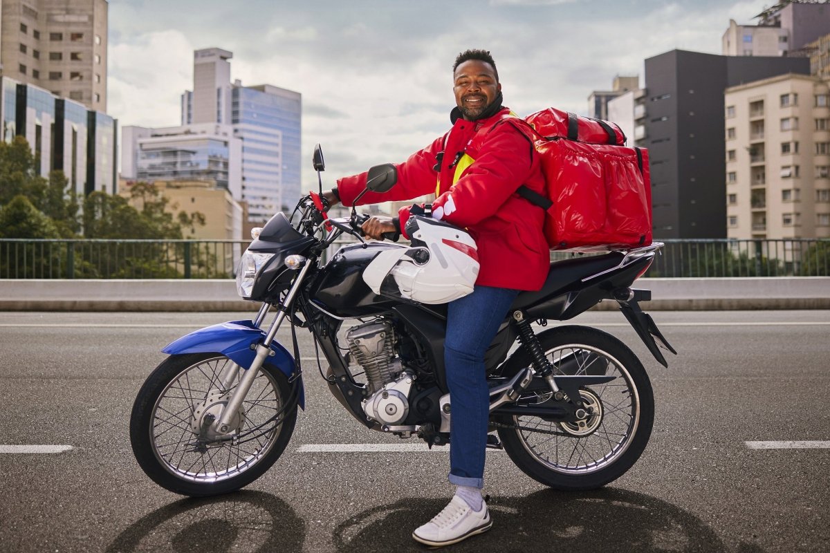 Edital iFood Chega Junto já tem 380 projetos sociais de entregadores, coletivos e associações inscritos!