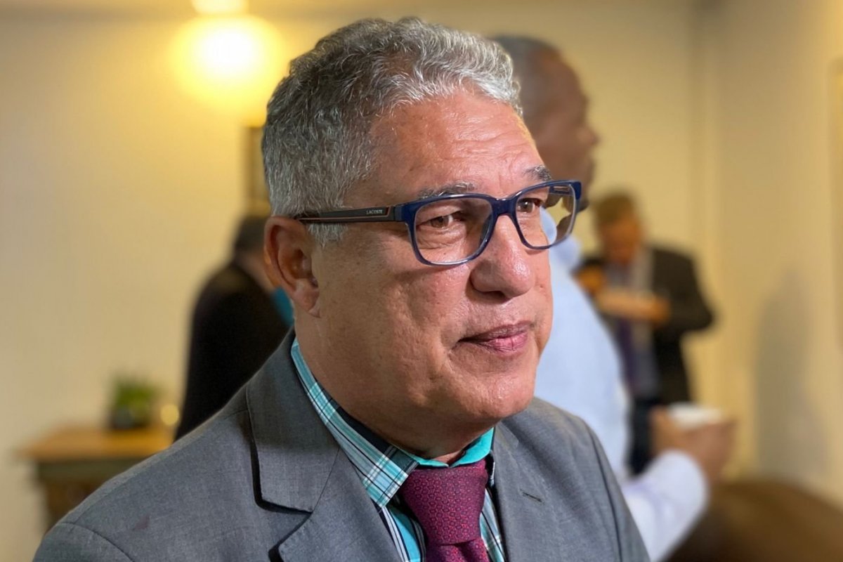 "É o regimento da casa que exige que seja esse horário", diz líder do governo na Alba ao defender sessão dos precatórios