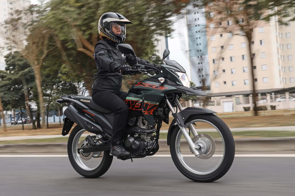 Honda XRE ganha novas cores na linha 2024 e preços sobem