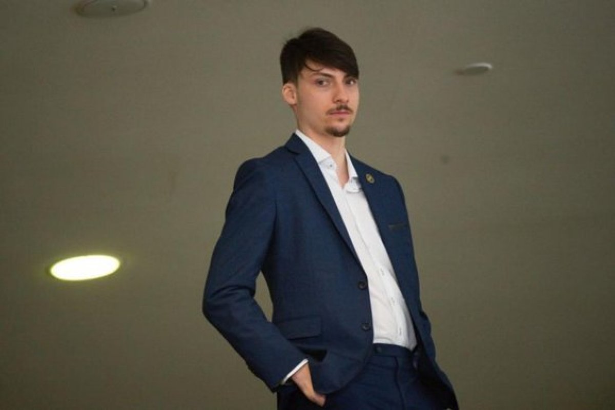 Jair Renan, filho de Jair Bolsonaro, é alvo de operação da polícia do DF