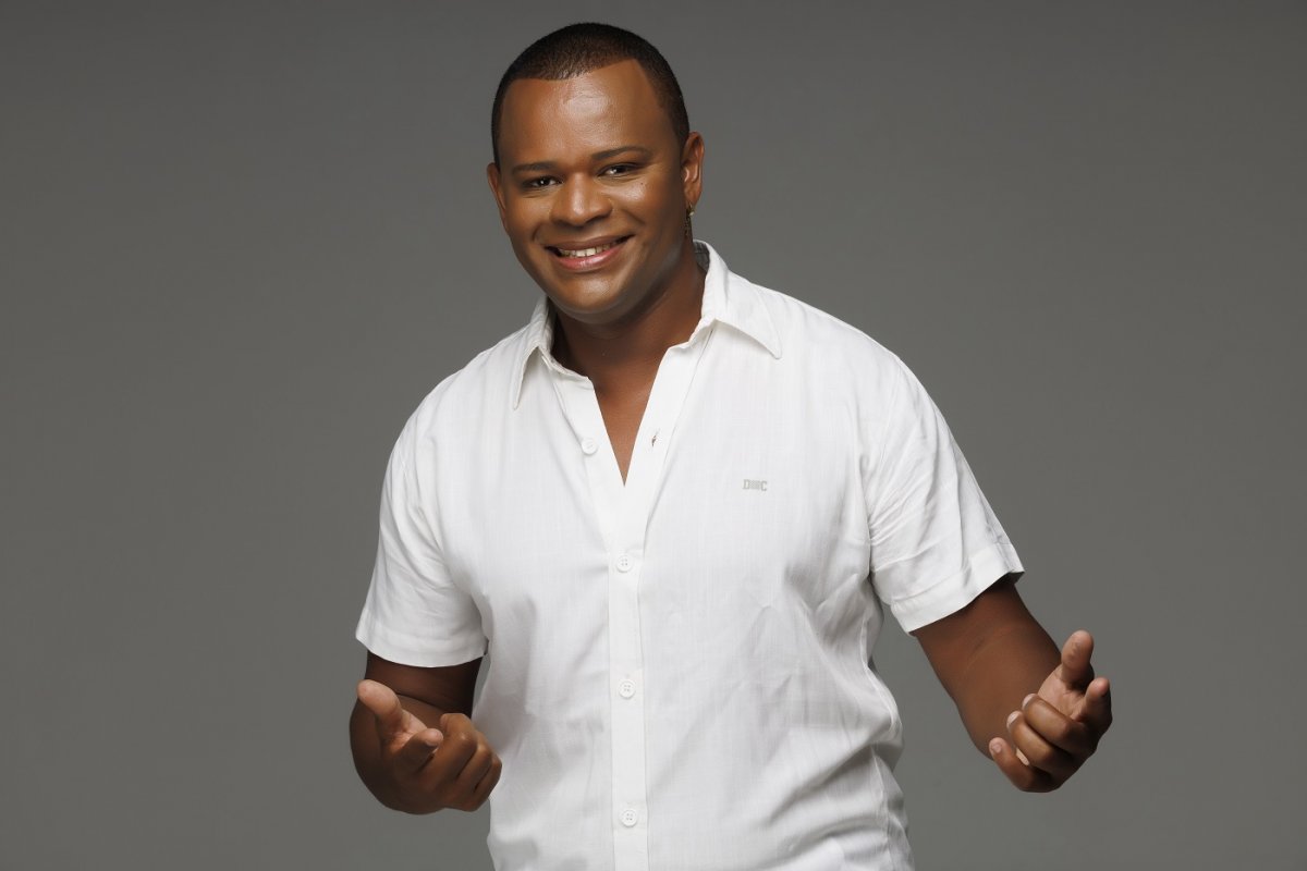 Cantor Nenho com agenda cheia nesse final de semana!