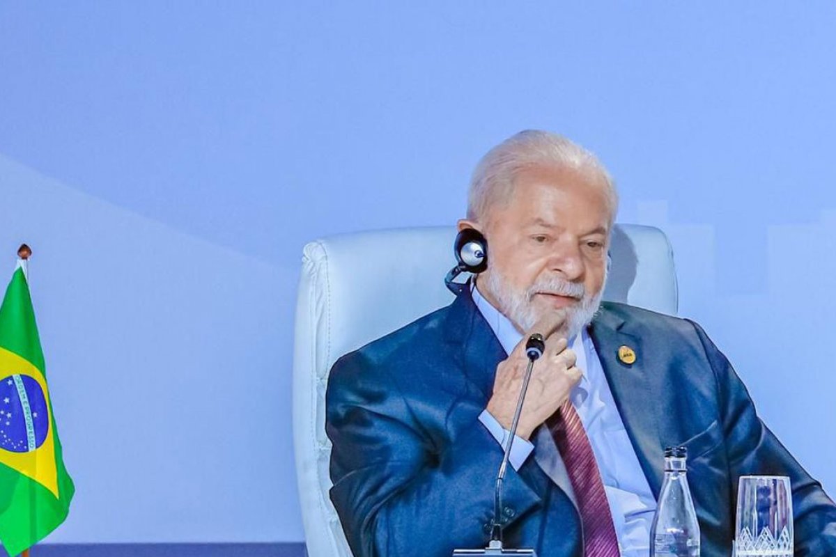 'A mim não importa, do ponto de vista do Brics, quem ganhe a eleição na Argentina', diz Lula