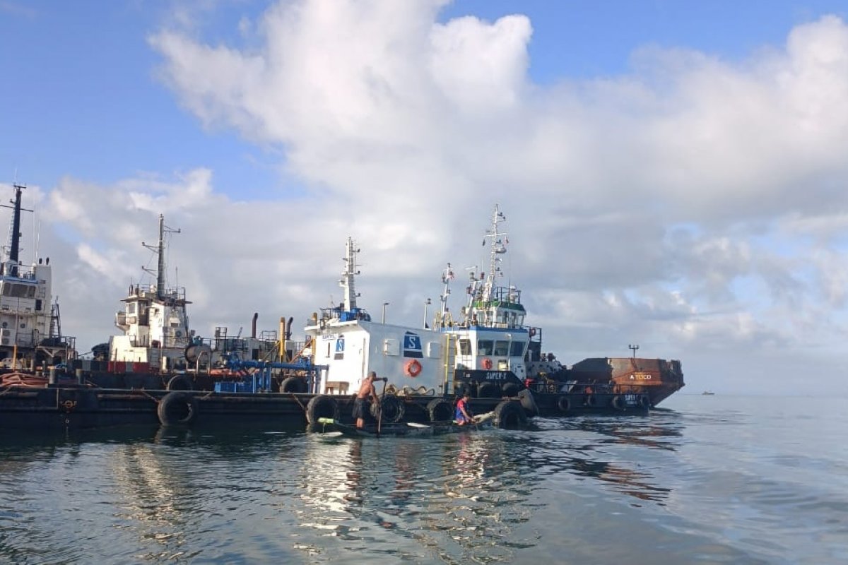 Dupla é presa e explosivos irregulares são apreendidos em embarcação na cidade de São Francisco do Conde