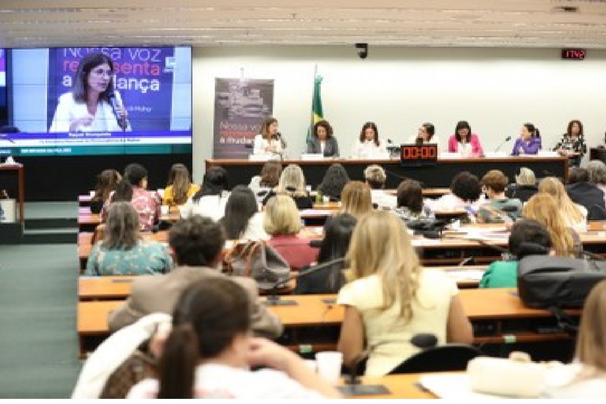 Ministério Público destaca a importância dos partidos políticos na promoção da igualdade de gênero nas eleições