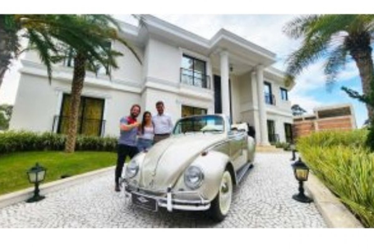 Conheça o Fusca Cintilante restaurado de Kaká Diniz e Simone Mendes: não existe outro com a mesma cor!