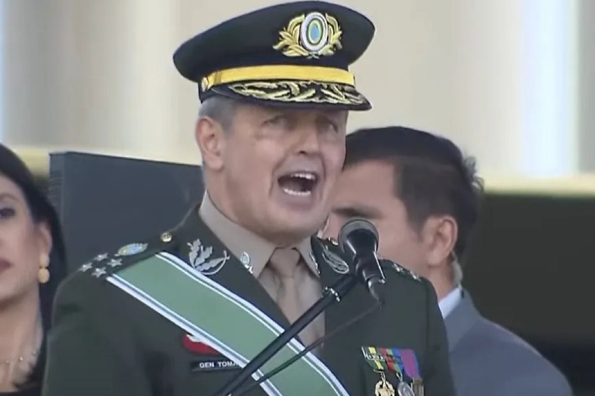 Comandante do Exército diz que desvios de conduta serão 'repudiados'