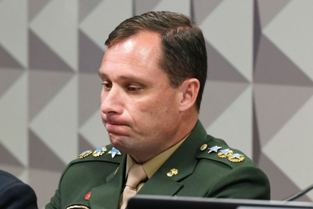 Ministério Público Militar arquiva ação contra Mauro Cid por ele usar farda em CPMI
