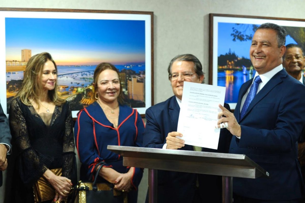 Bahia firma termo de cooperação para ampliar a biometria