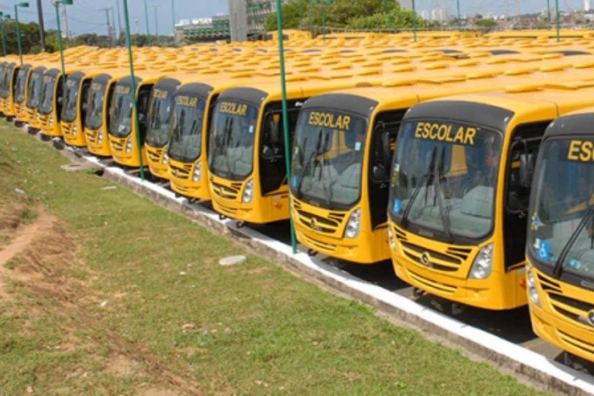 Apenas 35% dos veículos de transporte escolar de Salvador passaram por vistoria até o penúltimo dia do prazo
