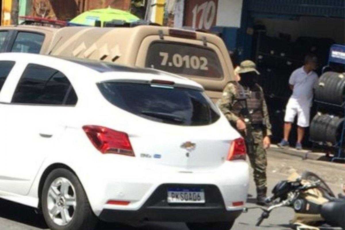 Homem morre e outro fica ferido após serem baleados na Avenida San Martins