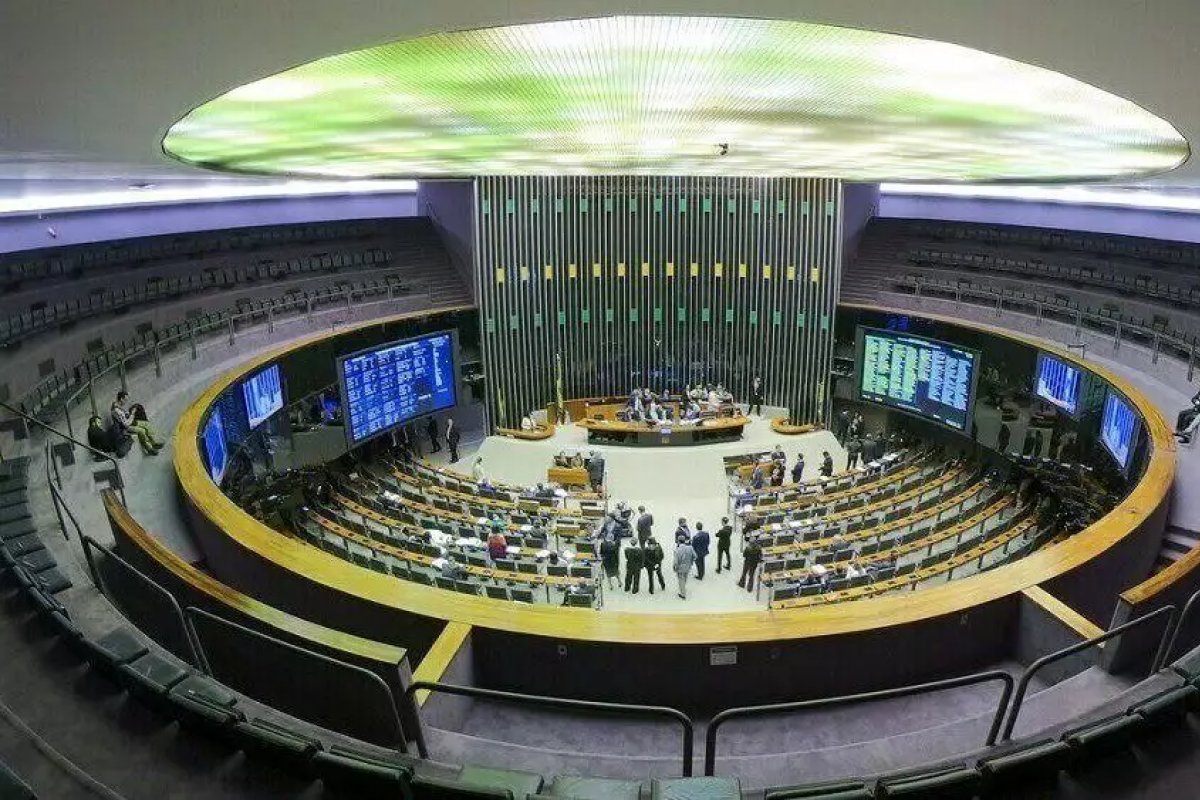 Bahia deve perder dois deputados federais e estaduais com redistribuição de vagas na Câmara dos Deputados