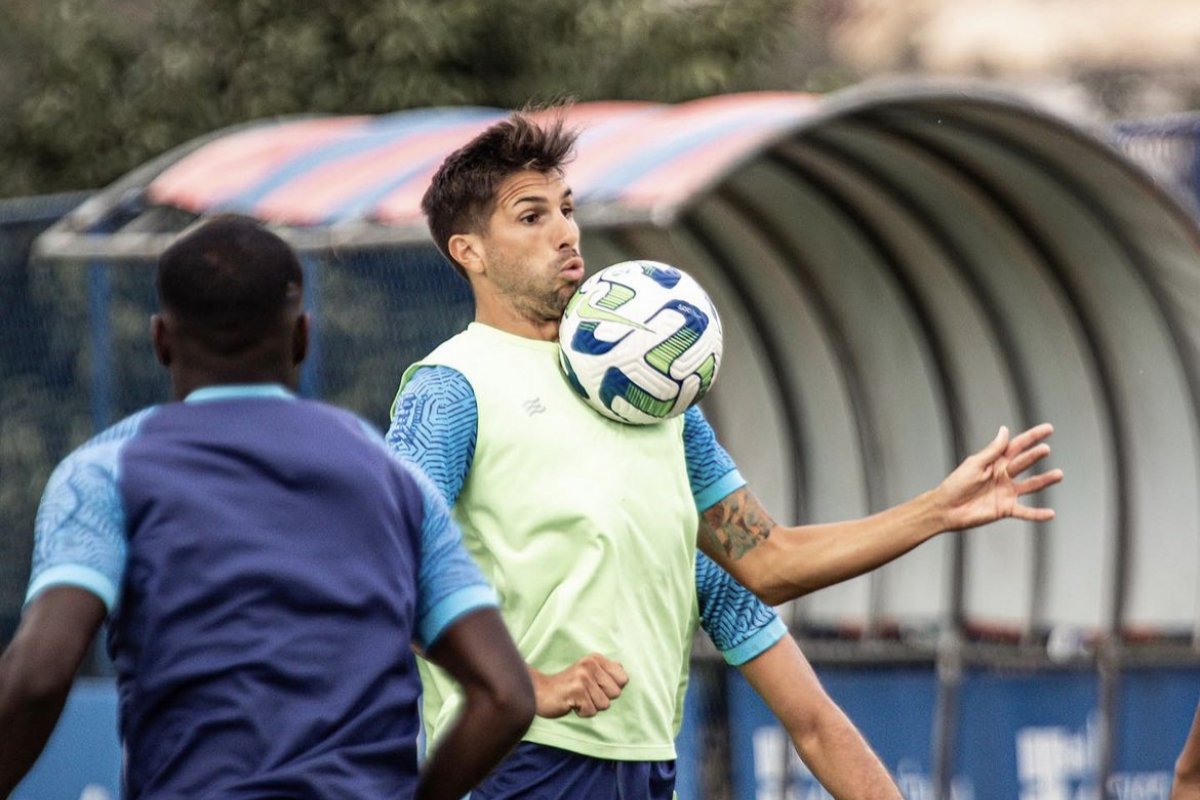Bandidos assaltam jogadores do Bahia em Camaçari e levam carro