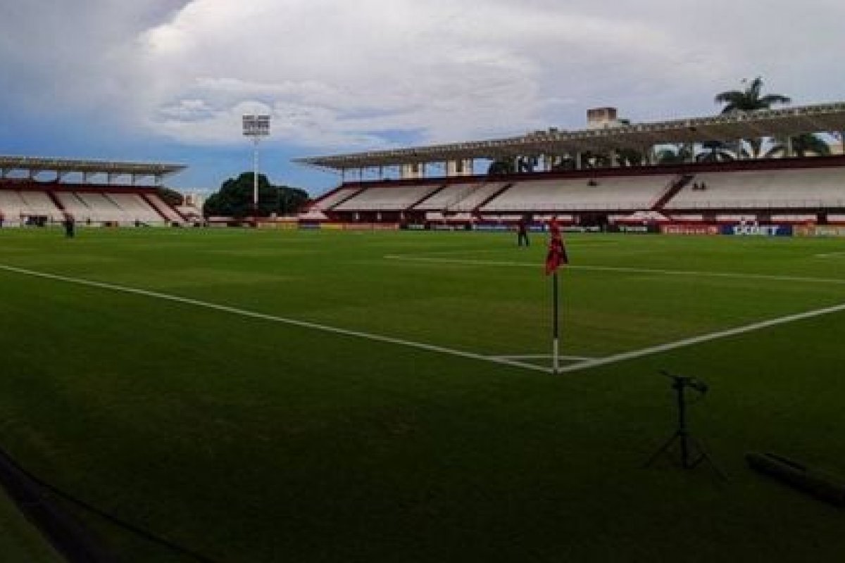 Vitória enfrenta Atlético-GO fora de casa; saiba onde assistir e prováveis escalações