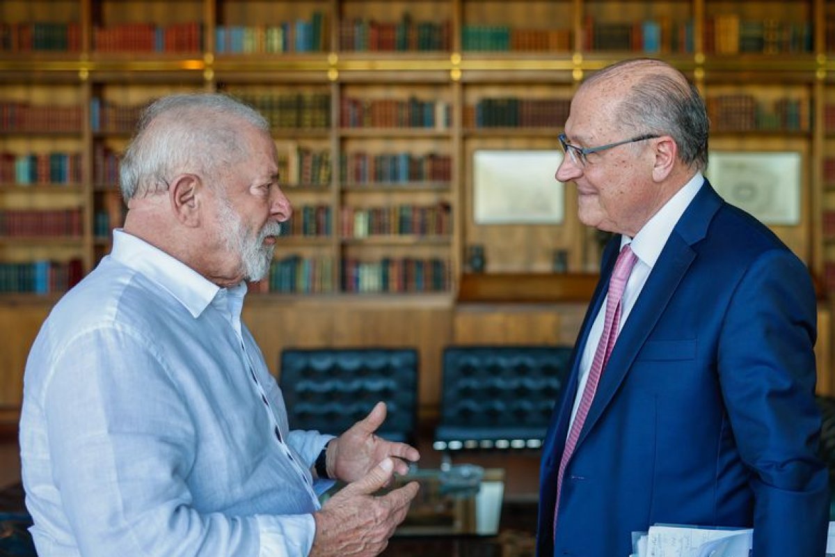 Geraldo Alckmin assume a presidência por 31 dias devido viagens de Lula