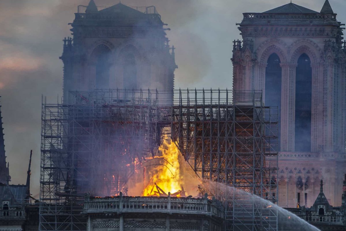 Notre Dame não celebrará Natal pela primeira vez em 200 anos