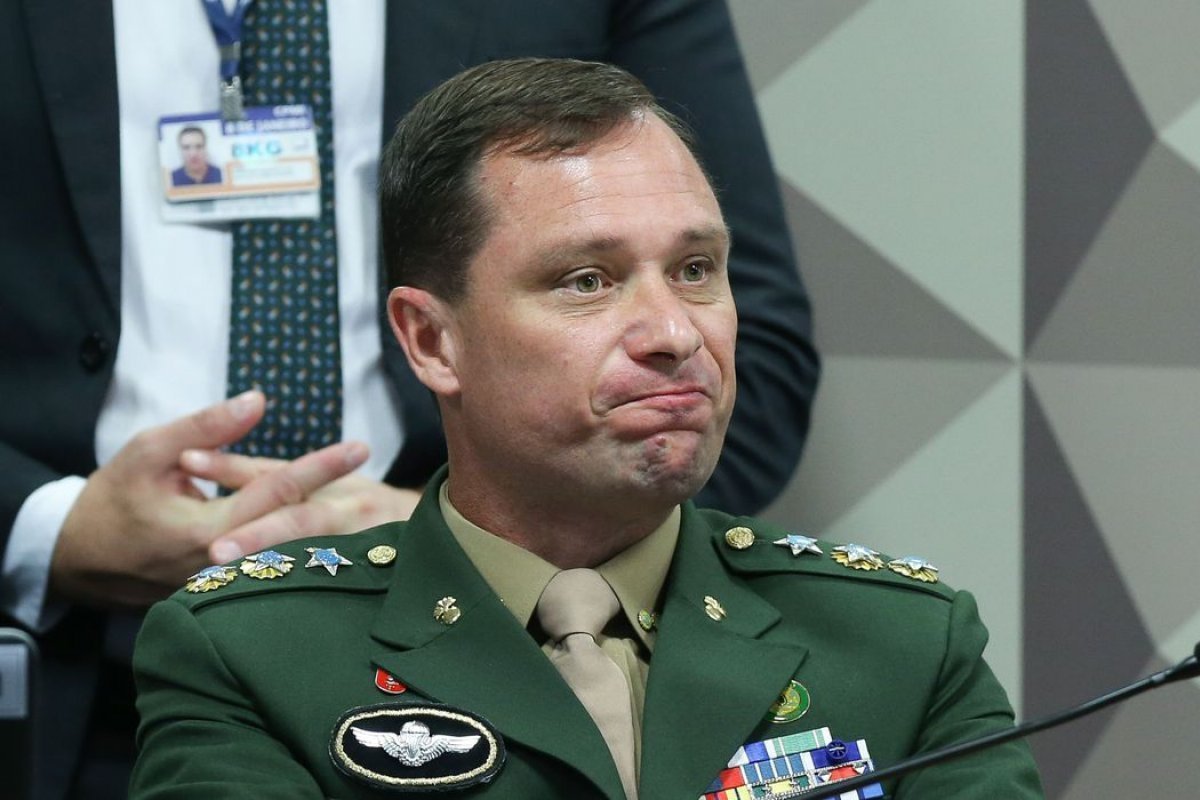 PF investiga envolvimento de Mauro Cid nas ações do hacker contra o Ministério da Defesa