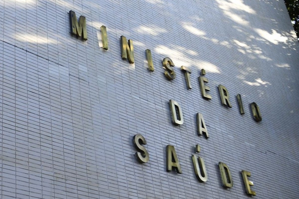 Piso da enfermagem: repasse pode atrasar por falta de informação do governo, diz CNM