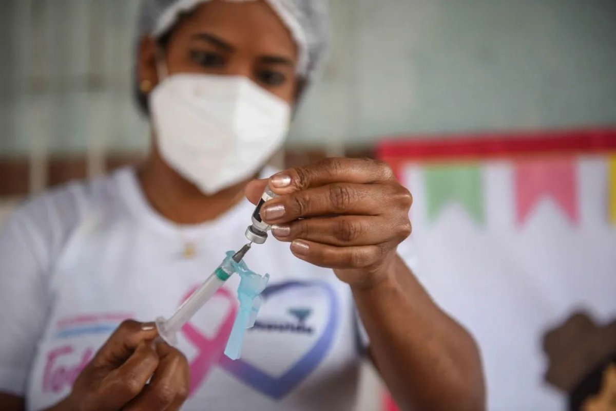 Prefeitura de Salvador retoma a vacinação contra Covid-19 e gripe nesta quarta-feira (30)