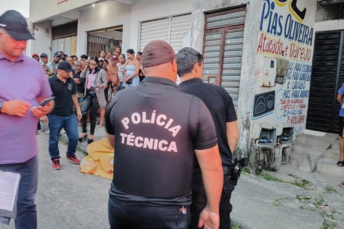 Jovem é executado com cerca de 15 tiros em Feira de Santana