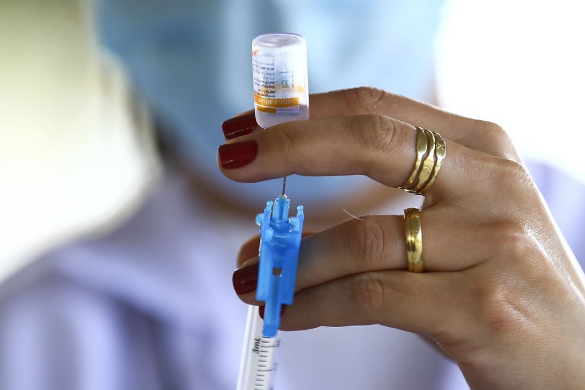 Vacinação contra Covid-19 e gripe continua em Salvador, confira locais para esta quinta-feira (31)