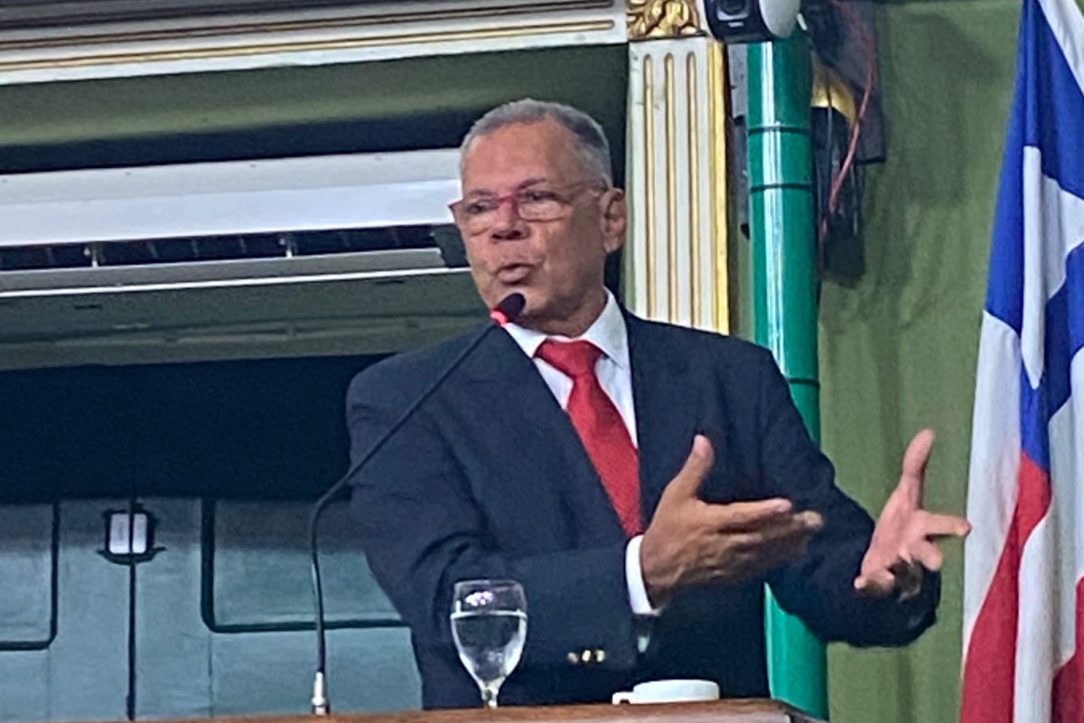 "Gato escaldado tem medo de água fria" diz João Henrique ao confirmar provável filiação ao PSDB 