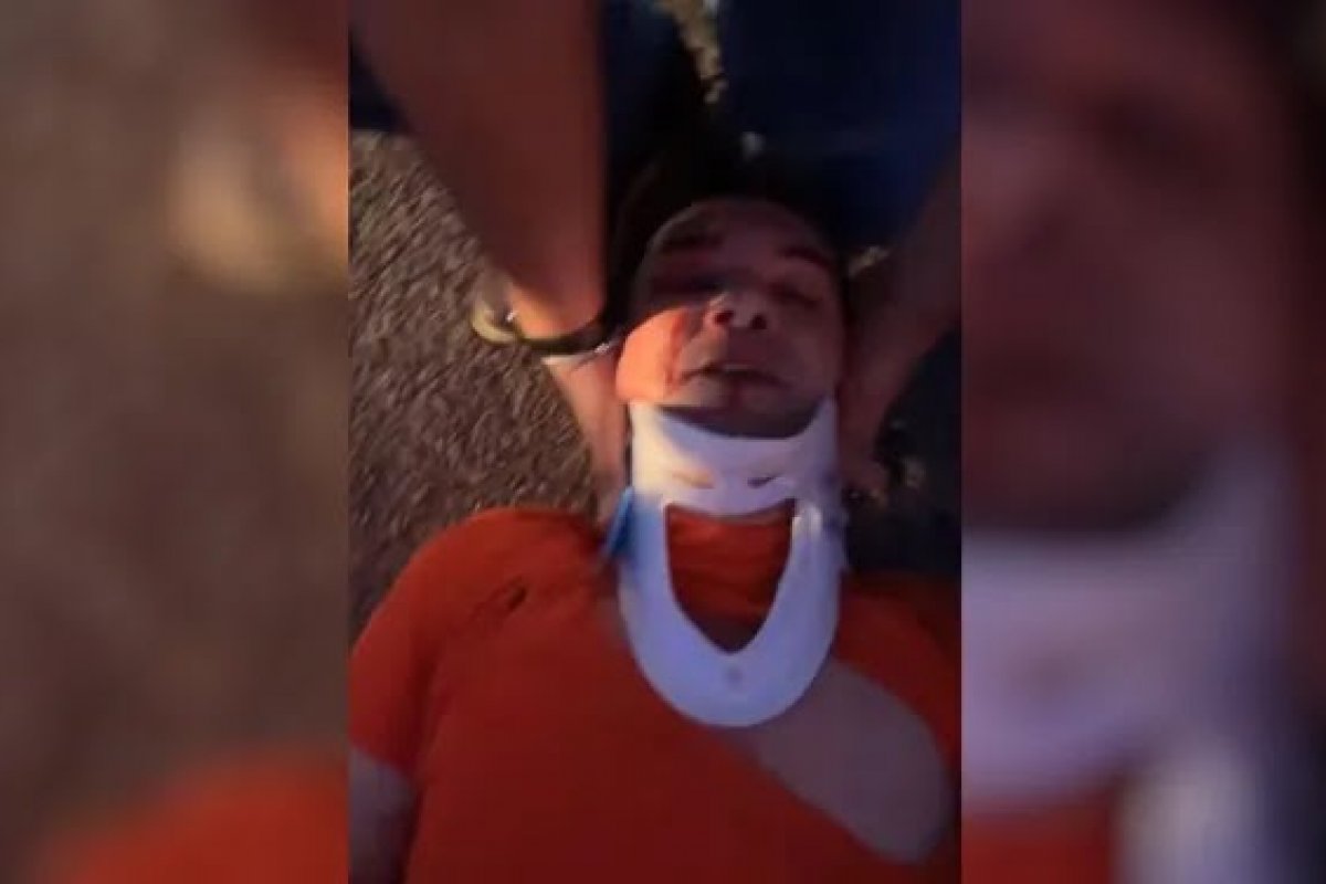 Carro de Regis Danese bate de frente com carreta e capota!