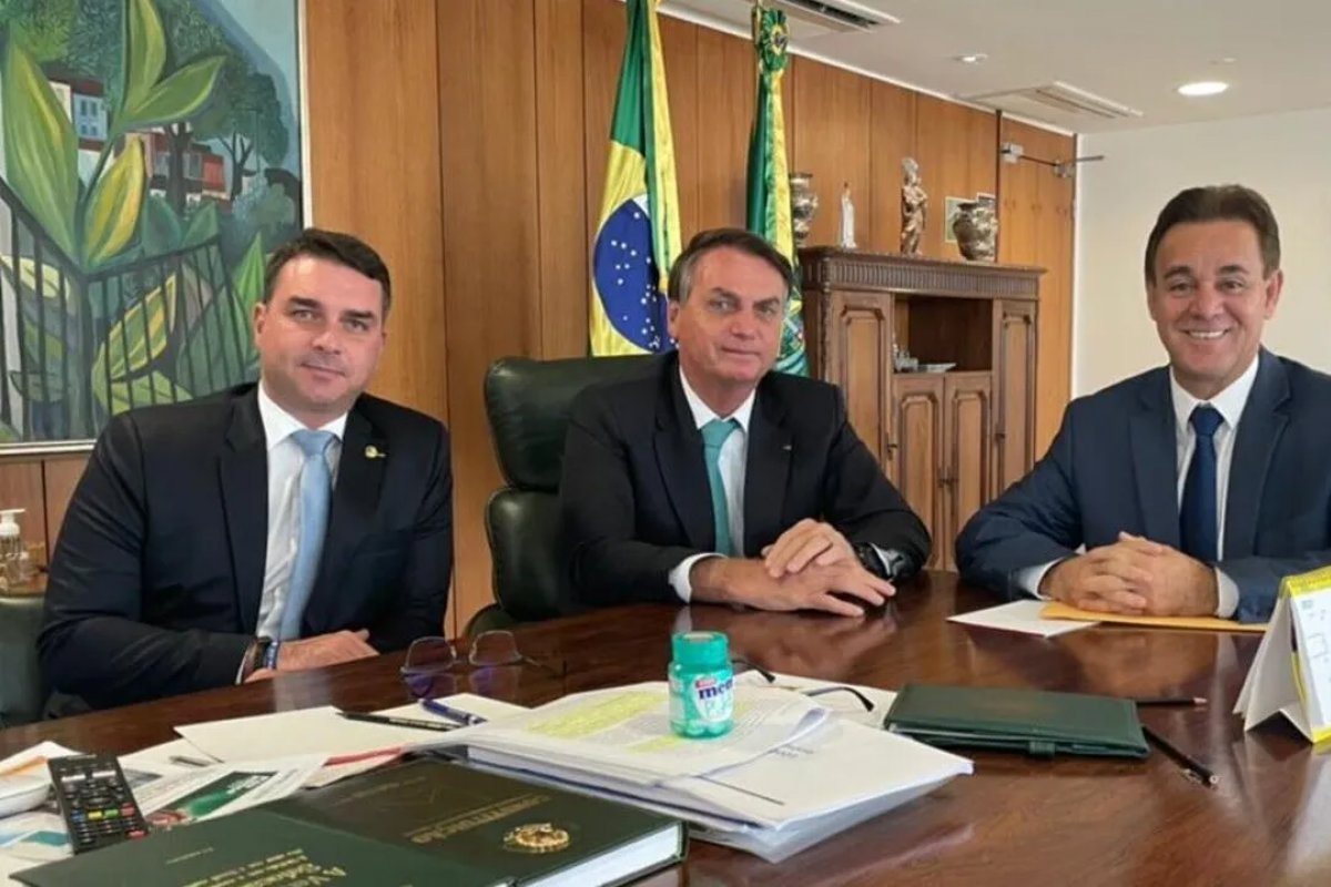 Deputado apresenta PL para que 'Dia Nacional do Patriota' seja comemorado no aniversário de Bolsonaro