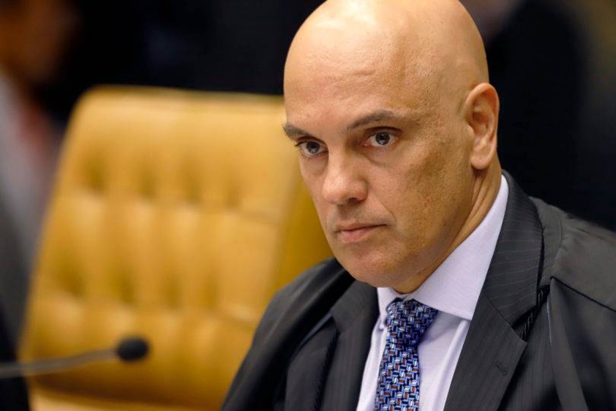 Alexandre de Moraes pede indenização de R$ 50 mil a advogado que o chamou de "advogado do PCC"