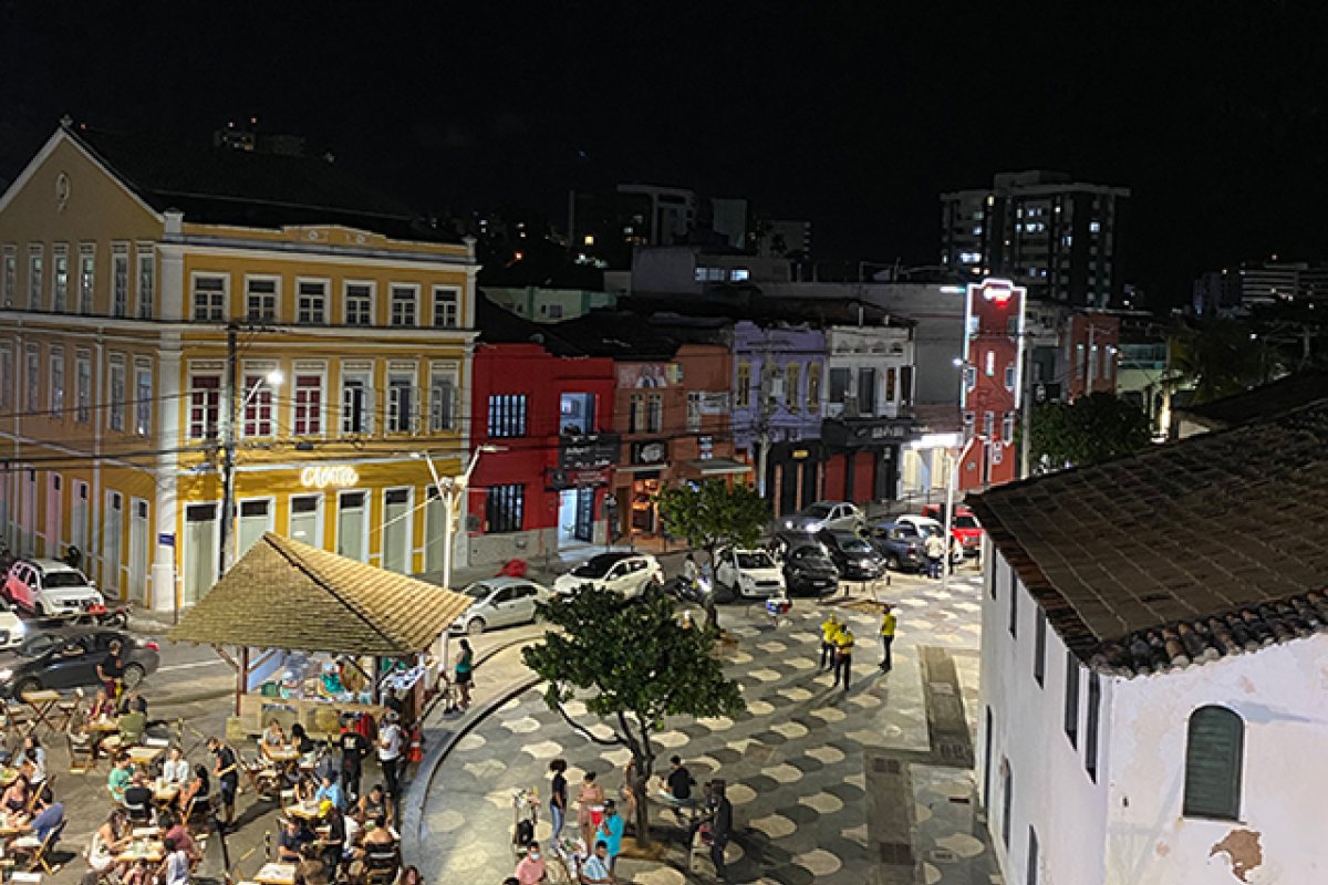Turista é assaltada no Rio Vermelho e tem celulares e documentos roubados