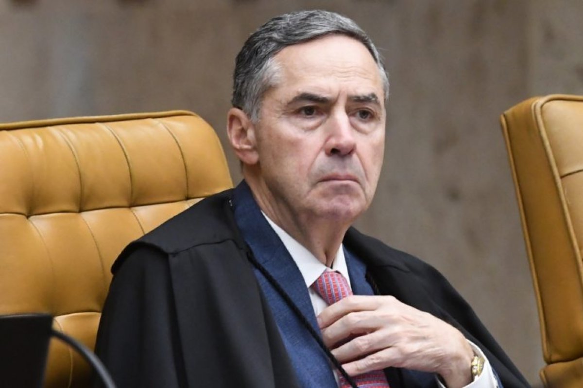 Ministro Barroso barra investigação da PF à ministro de Lula