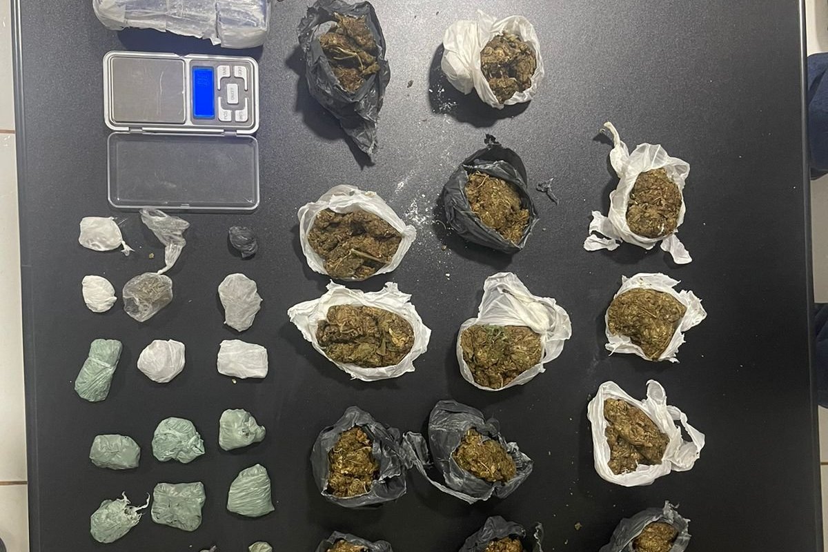 Mulher é presa em flagrante por tráfico de drogas no interior da Bahia