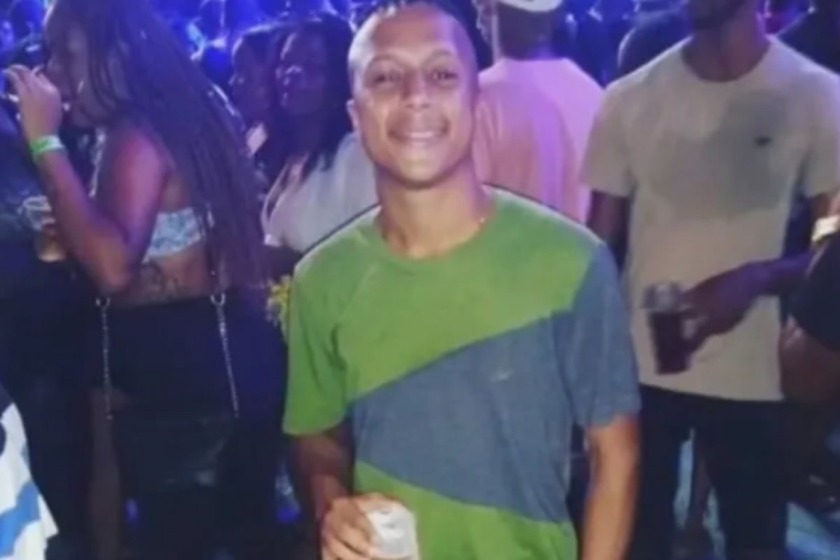 Vendedor ambulante morre após ser esfaqueado na Avenida Sete, em Salvador