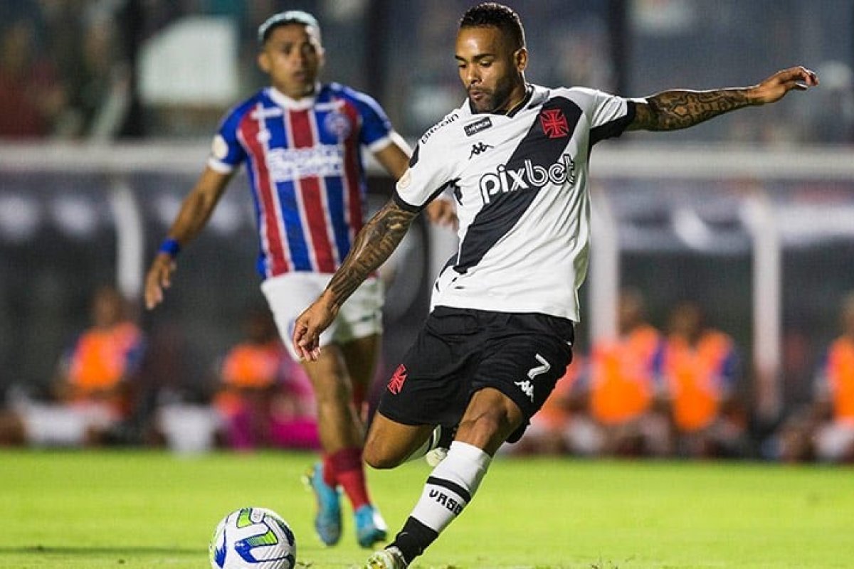 Bahia enfrenta o Vasco neste domingo (3) e tenta se distanciar da zona de rebaixamento