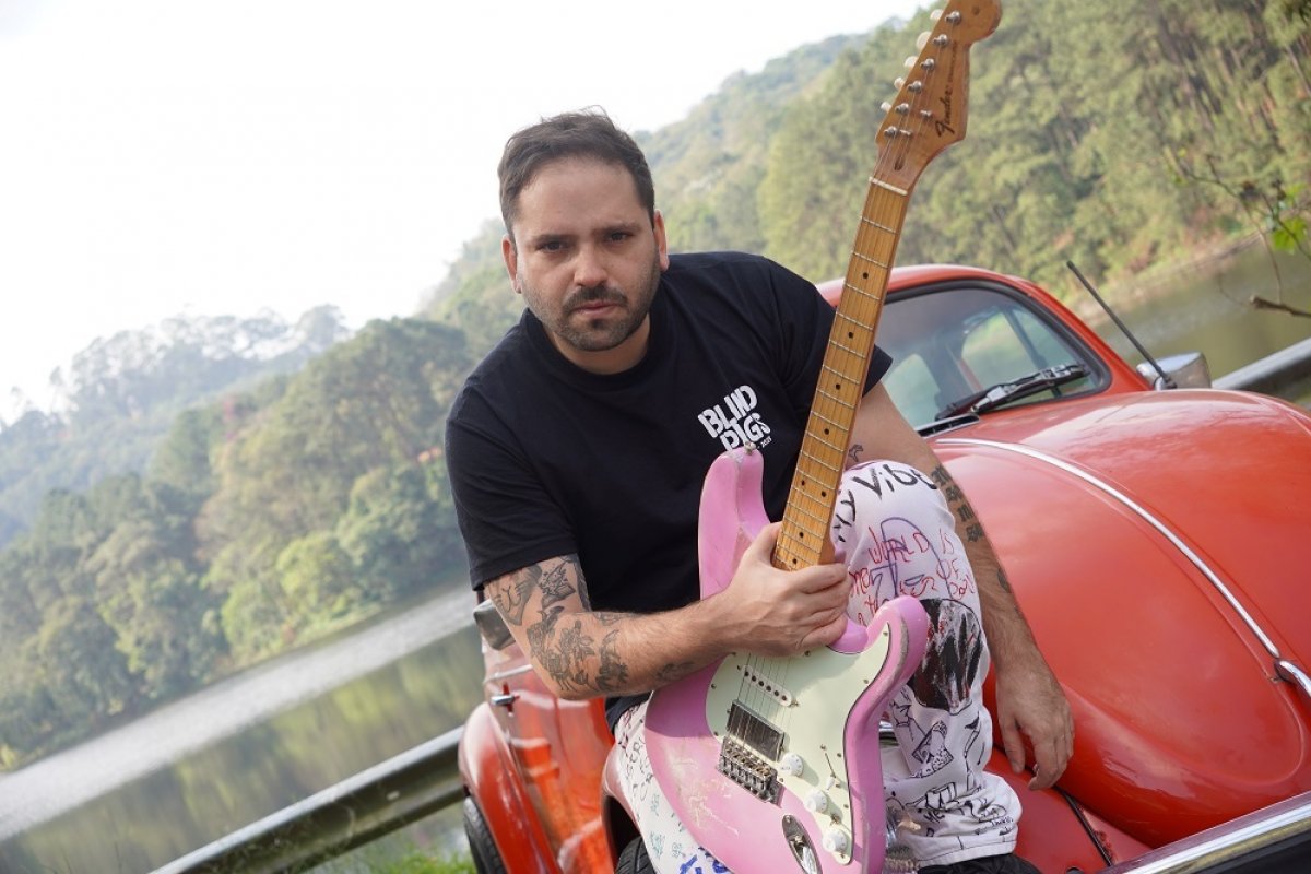 Ablan Namur estreia solo com o visceral e urgente 'Verdades Malditas'