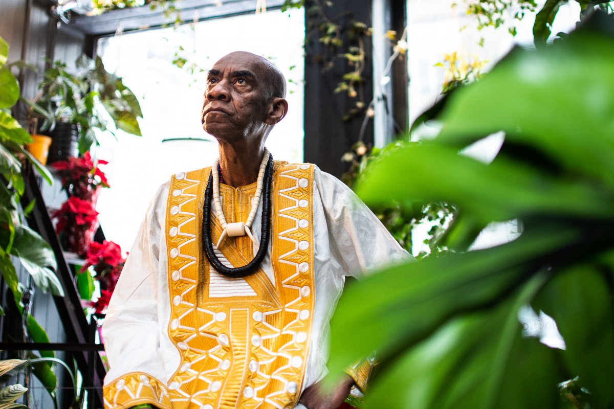 Vovô Saramanda lança seu segundo disco solo “O Amor e a Alegria”