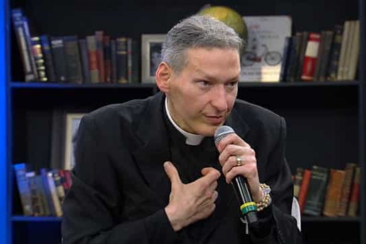 "Bendito empurrão":padre Marcelo Rossi revela novo sentido à vida após o ataque que sofreu