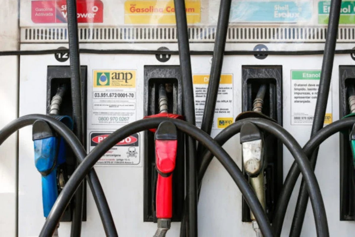 Preço do diesel sobe a partir desta terça-feira (5) com a volta de impostos