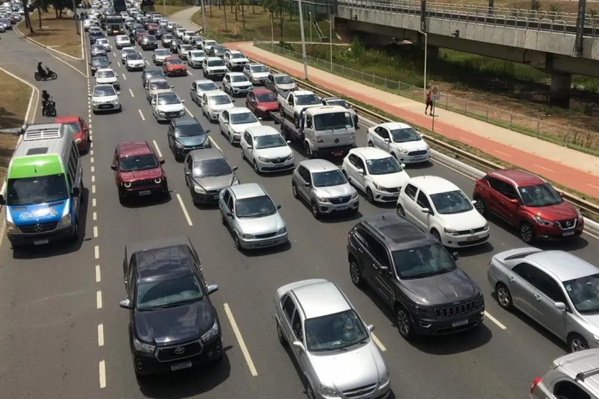 Veículos com placas de finais 5 e 6 têm ate o fim de setembro para quitar IPVA; confira